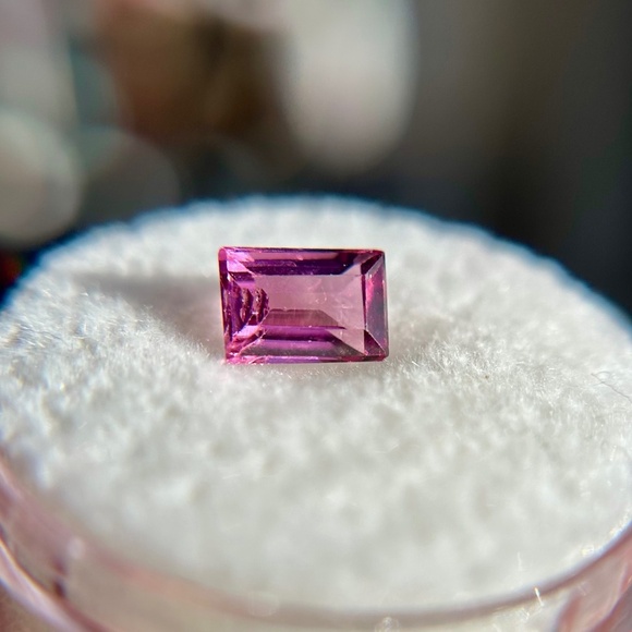 Kay Jewelers Jewelry - 💖 1.34 CT Natural MAHENGHE GARNET Vivid Pink Emerald Cut Gemstone